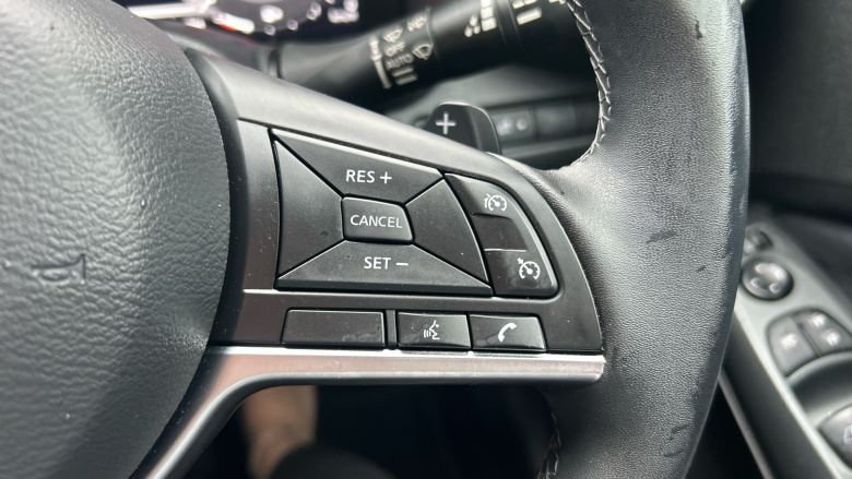 Nissan Juke 1.0 DiG-T N-Connecta 5dr DCT Petrol Hatchback